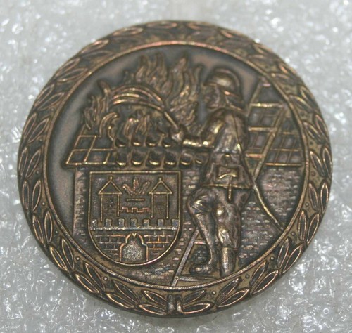Altes feuerwehr abzeichen der - feuerwehr-abzeichen,